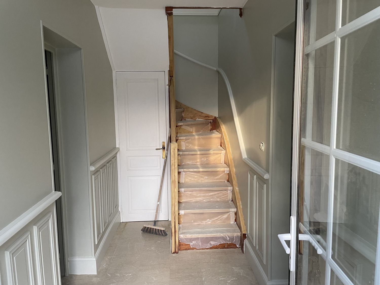 Boiseries & moulures — Finition laquée